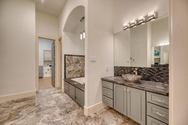 1007 Williams Lake Drive, Richmond, TX 77469