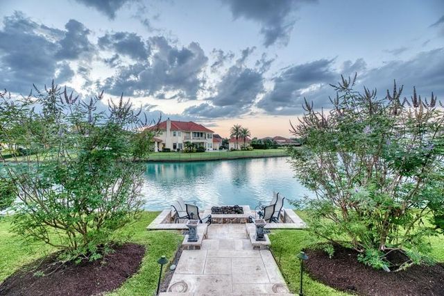 1007 Williams Lake Drive, Richmond, TX 77469