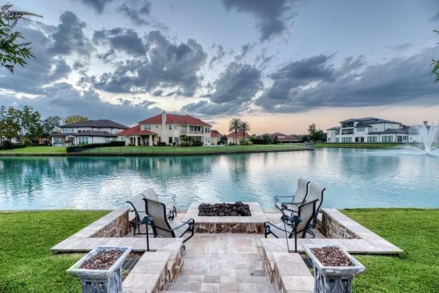 1007 Williams Lake Drive, Richmond, TX 77469