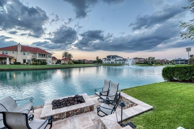 1007 Williams Lake Drive, Richmond, TX 77469
