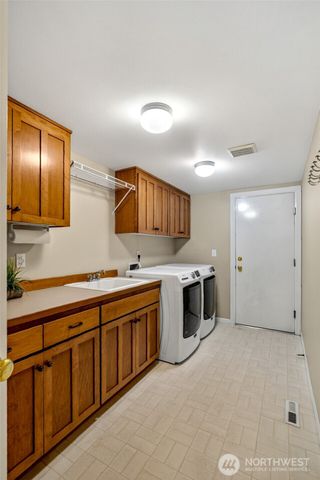 2401 Lyons Avenue NE, Renton, WA 98059