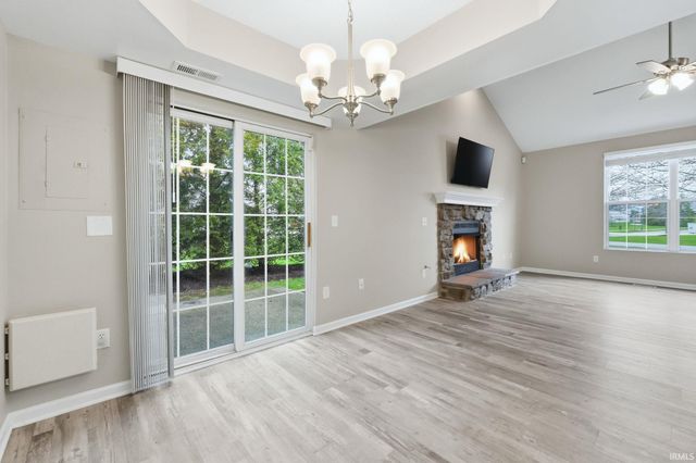 5802 Thornbriar Lane, Fort Wayne, IN 46835