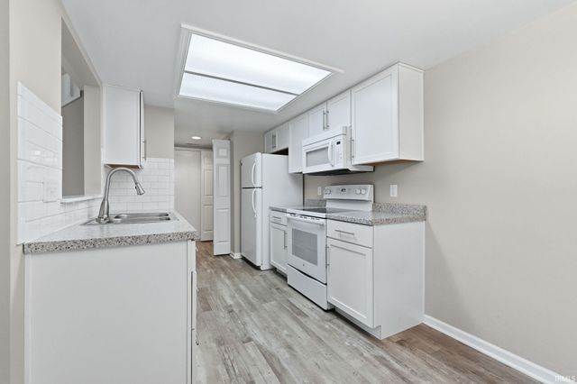 5802 Thornbriar Lane, Fort Wayne, IN 46835