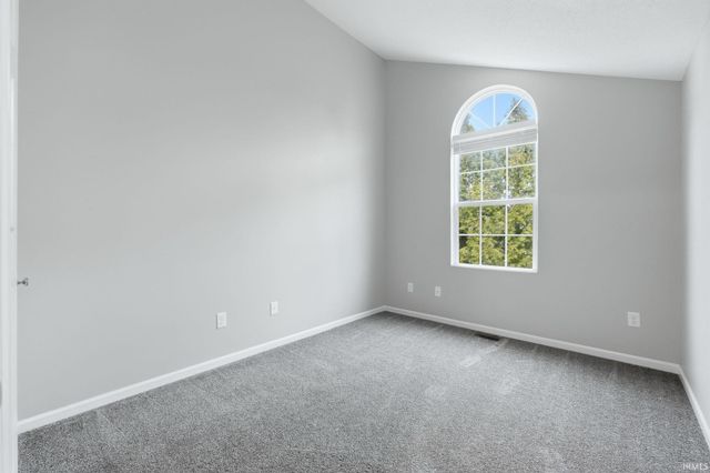 5802 Thornbriar Lane, Fort Wayne, IN 46835