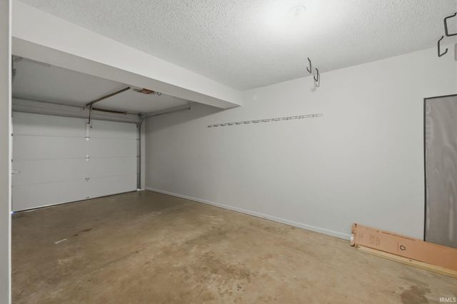 5802 Thornbriar Lane, Fort Wayne, IN 46835