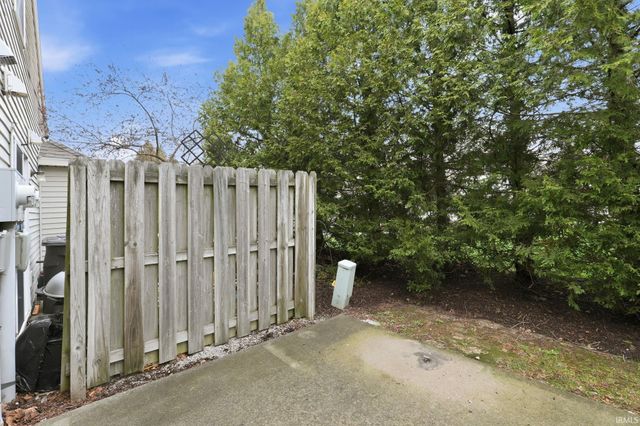 5802 Thornbriar Lane, Fort Wayne, IN 46835