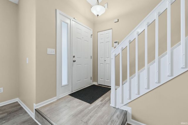 5802 Thornbriar Lane, Fort Wayne, IN 46835