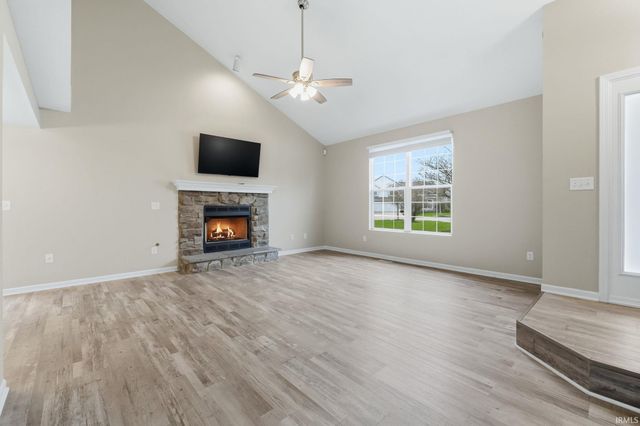 5802 Thornbriar Lane, Fort Wayne, IN 46835