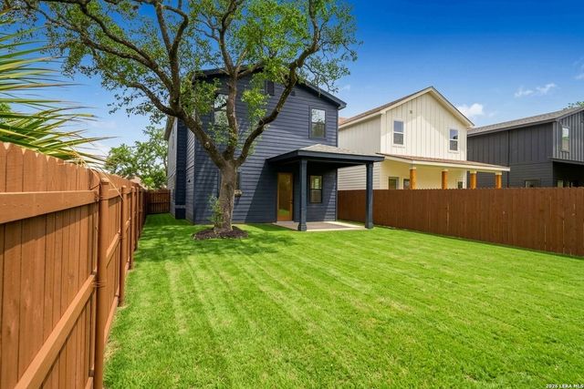 110 San Antonio Blvd, San Antonio, TX 78201