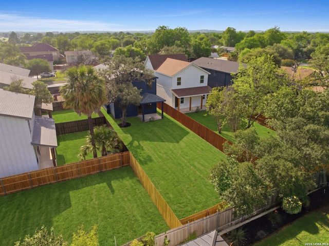 110 San Antonio Blvd, San Antonio, TX 78201