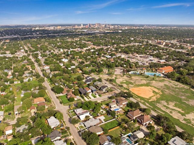 110 San Antonio Blvd, San Antonio, TX 78201