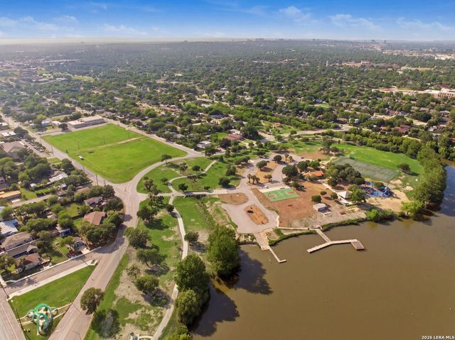 110 San Antonio Blvd, San Antonio, TX 78201