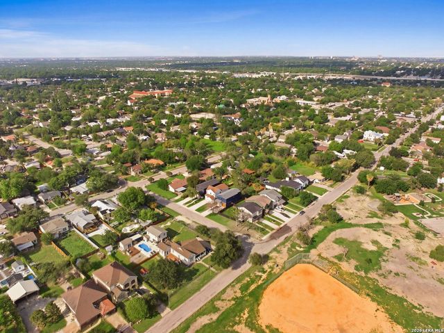 110 San Antonio Blvd, San Antonio, TX 78201