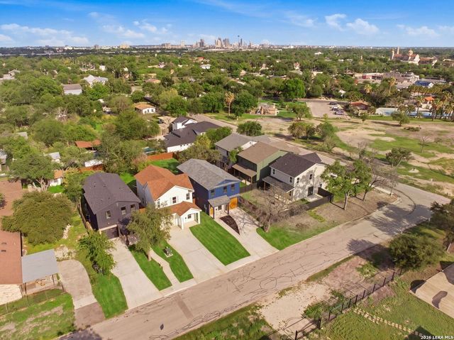 110 San Antonio Blvd, San Antonio, TX 78201