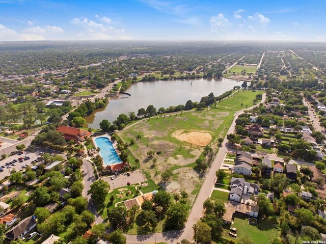 110 San Antonio Blvd, San Antonio, TX 78201