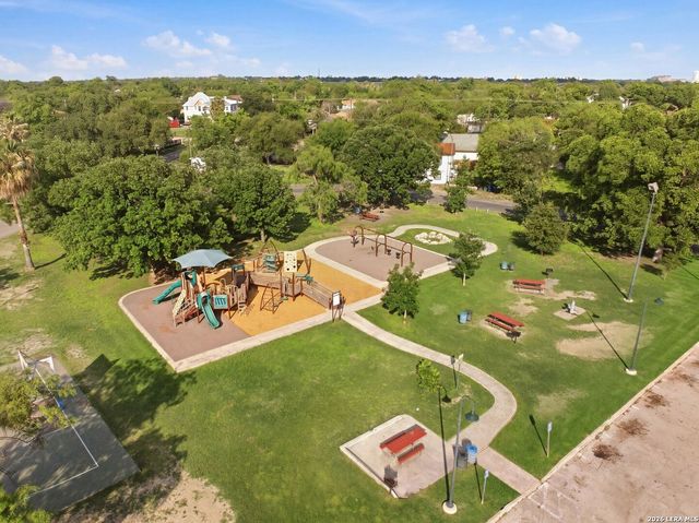110 San Antonio Blvd, San Antonio, TX 78201