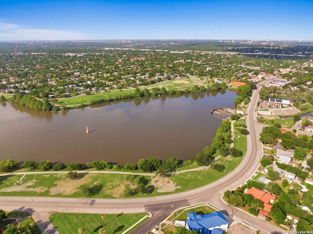 110 San Antonio Blvd, San Antonio, TX 78201