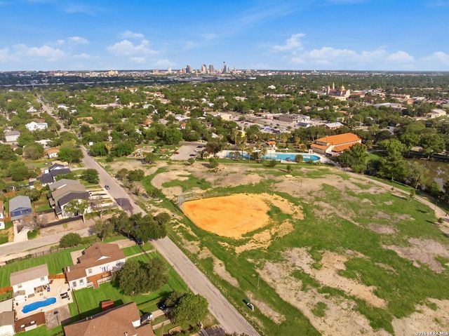 110 San Antonio Blvd, San Antonio, TX 78201
