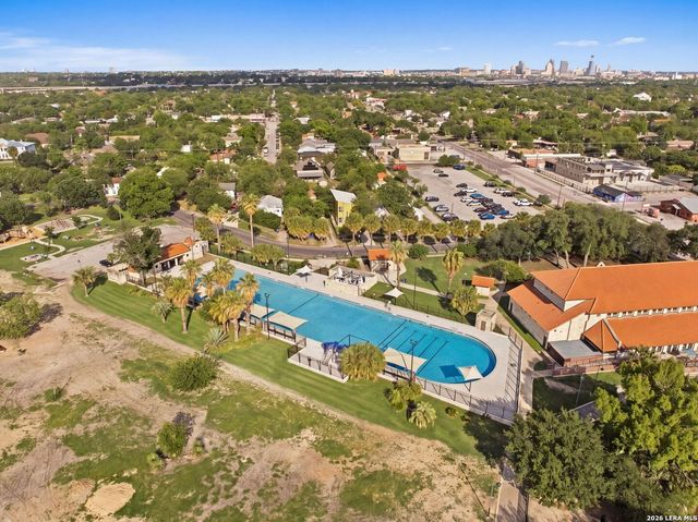 110 San Antonio Blvd, San Antonio, TX 78201