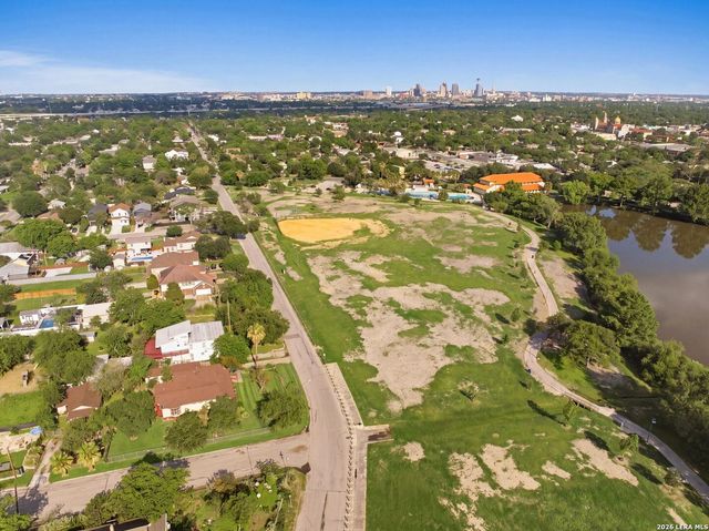 110 San Antonio Blvd, San Antonio, TX 78201