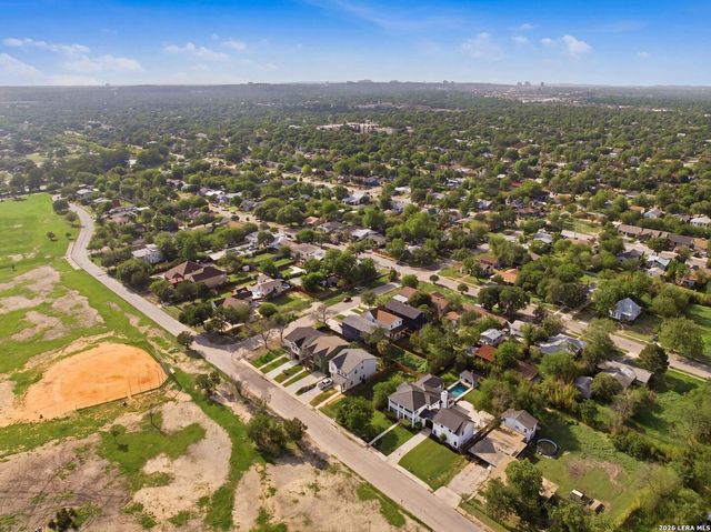 110 San Antonio Blvd, San Antonio, TX 78201