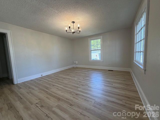 1431 3rd Street Place NE, Hickory, NC 28601