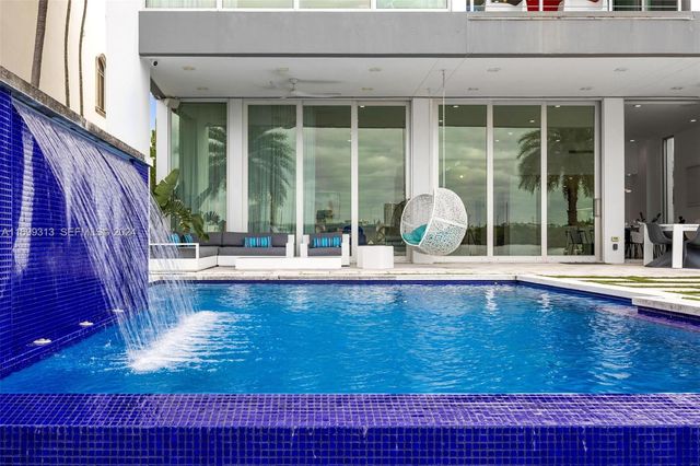 323 Atlantic Avenue Na, Sunny Isles Beach, FL 33160
