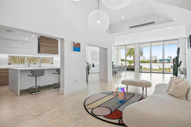 323 Atlantic Avenue Na, Sunny Isles Beach, FL 33160