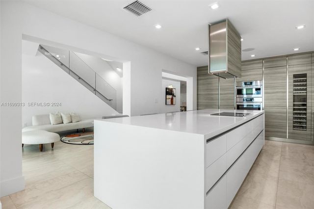 323 Atlantic Avenue Na, Sunny Isles Beach, FL 33160