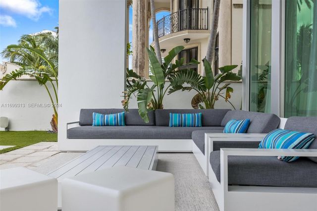 323 Atlantic Avenue Na, Sunny Isles Beach, FL 33160