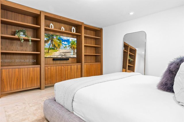 323 Atlantic Avenue Na, Sunny Isles Beach, FL 33160