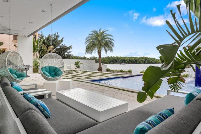 323 Atlantic Avenue Na, Sunny Isles Beach, FL 33160