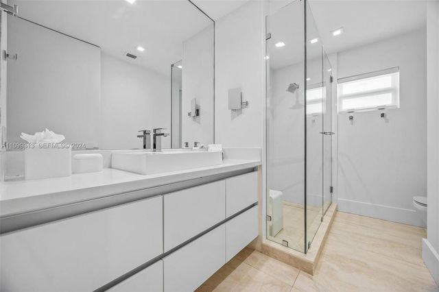 323 Atlantic Avenue Na, Sunny Isles Beach, FL 33160