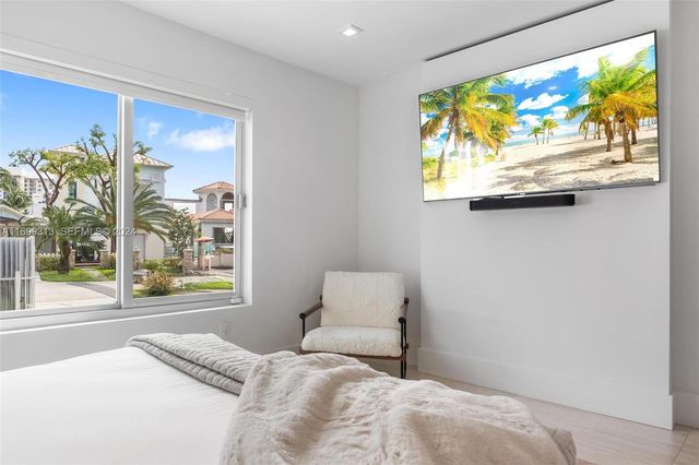 323 Atlantic Avenue Na, Sunny Isles Beach, FL 33160