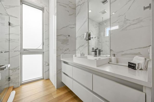 323 Atlantic Avenue Na, Sunny Isles Beach, FL 33160