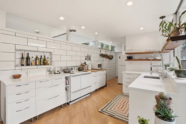 1022 E 28th Ave, Spokane, WA 99203