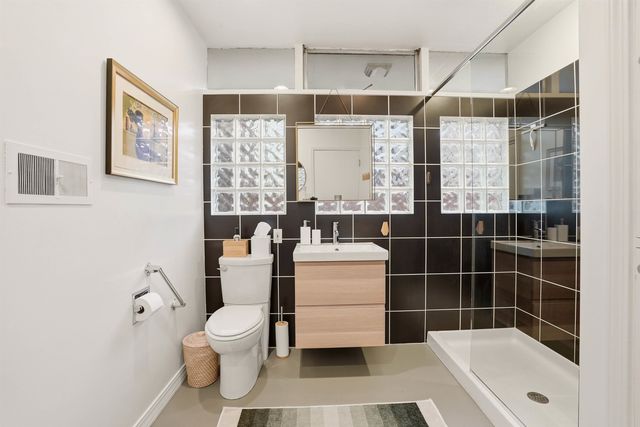 1022 E 28th Ave, Spokane, WA 99203