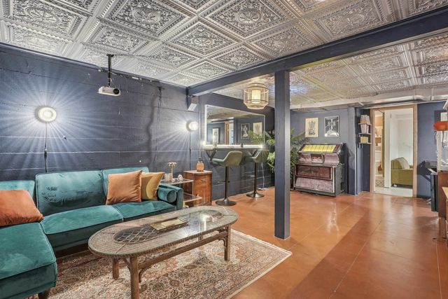 1022 E 28th Ave, Spokane, WA 99203