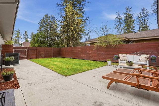 1022 E 28th Ave, Spokane, WA 99203