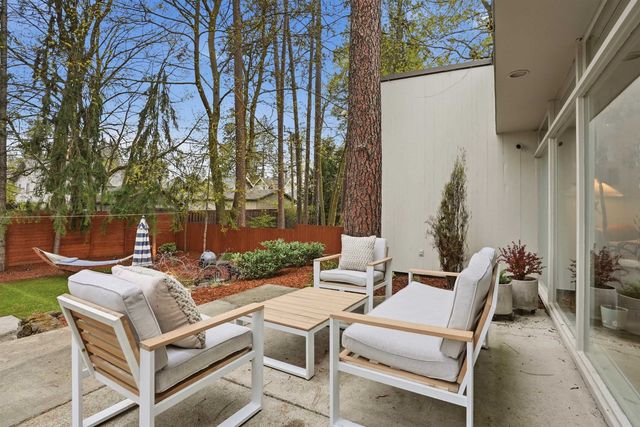 1022 E 28th Ave, Spokane, WA 99203