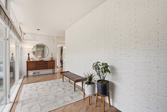 1022 E 28th Ave, Spokane, WA 99203