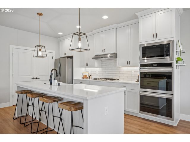 3016 S WHITE SALMON Dr, Ridgefield, WA 98642