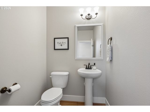 3016 S WHITE SALMON Dr, Ridgefield, WA 98642