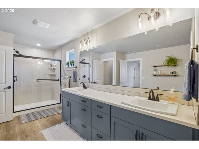 3016 S WHITE SALMON Dr, Ridgefield, WA 98642