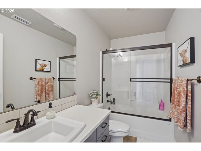 3016 S WHITE SALMON Dr, Ridgefield, WA 98642