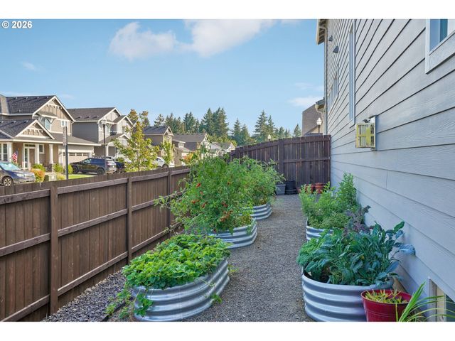 3016 S WHITE SALMON Dr, Ridgefield, WA 98642
