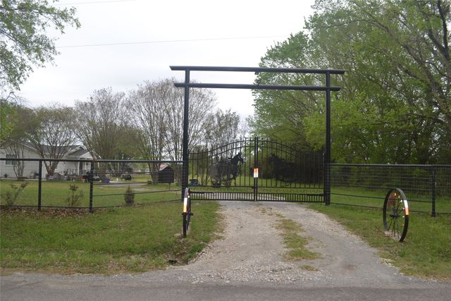 564 County Road 3505, Quinlan, TX 75474