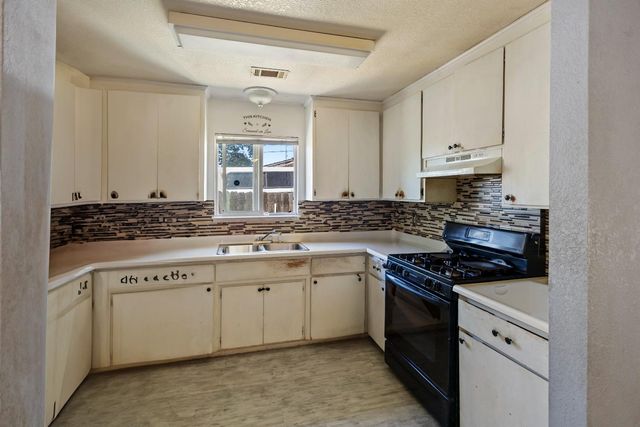 1949 Sunset Ave, Stockton, CA 95205