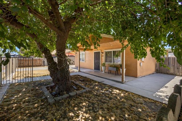 1949 Sunset Ave, Stockton, CA 95205