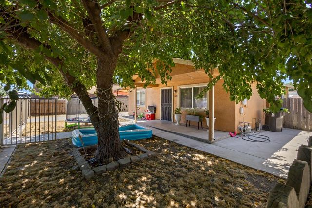 1949 Sunset Ave, Stockton, CA 95205